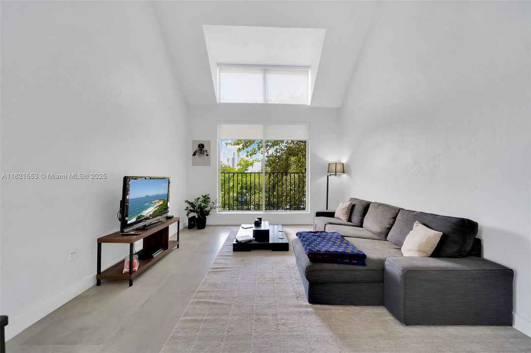 На продажу: $305,000 (1 спален, 1 ванн, 855 Квадратных фут)