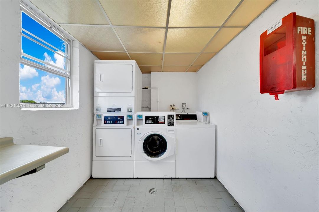 На продажу: $305,000 (1 спален, 1 ванн, 855 Квадратных фут)