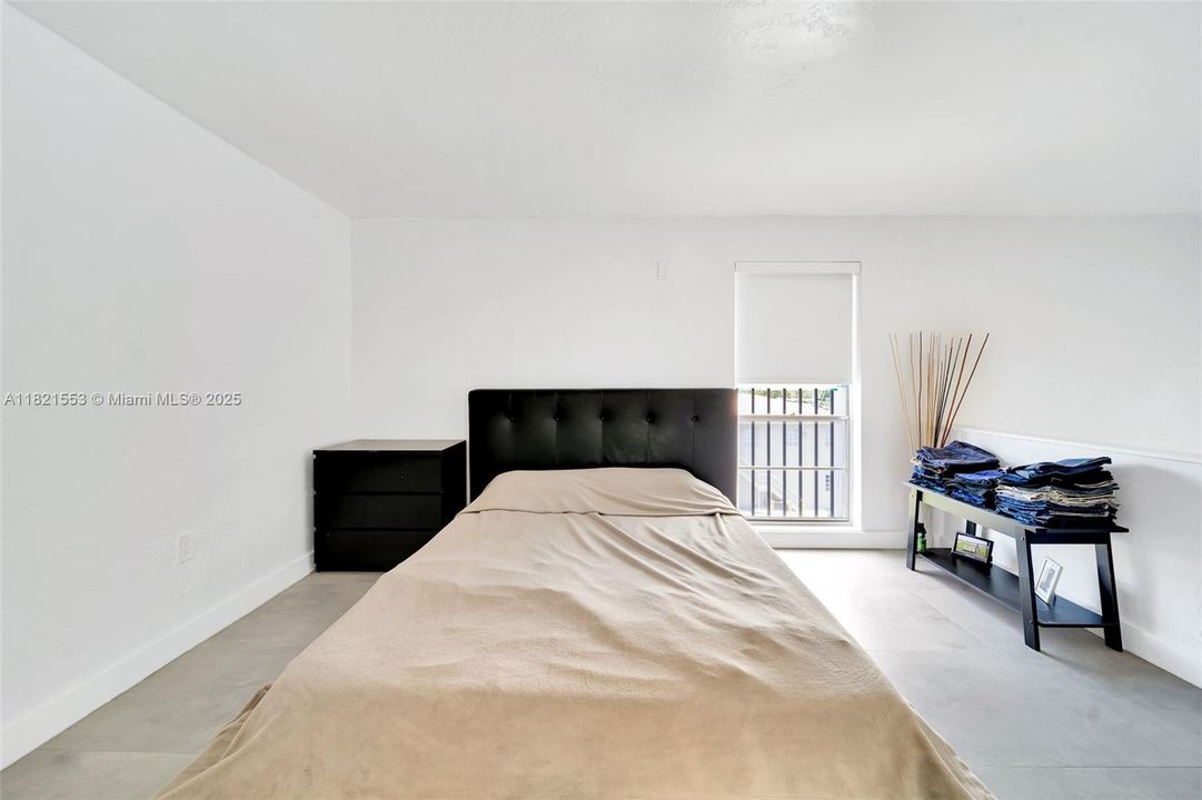 На продажу: $305,000 (1 спален, 1 ванн, 855 Квадратных фут)