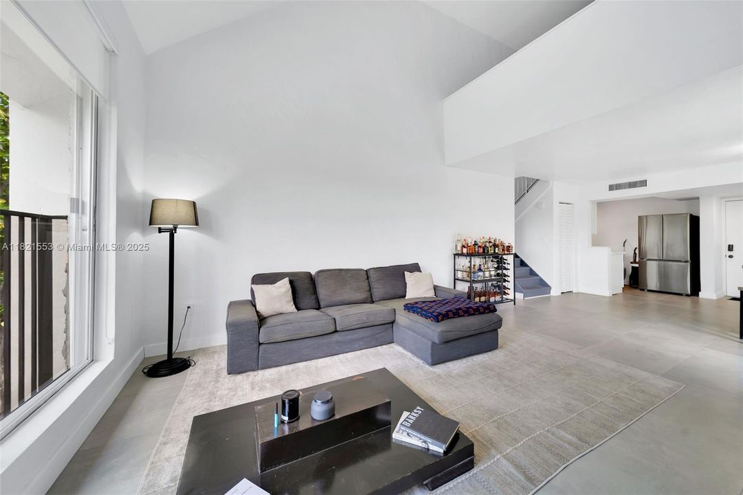 На продажу: $305,000 (1 спален, 1 ванн, 855 Квадратных фут)