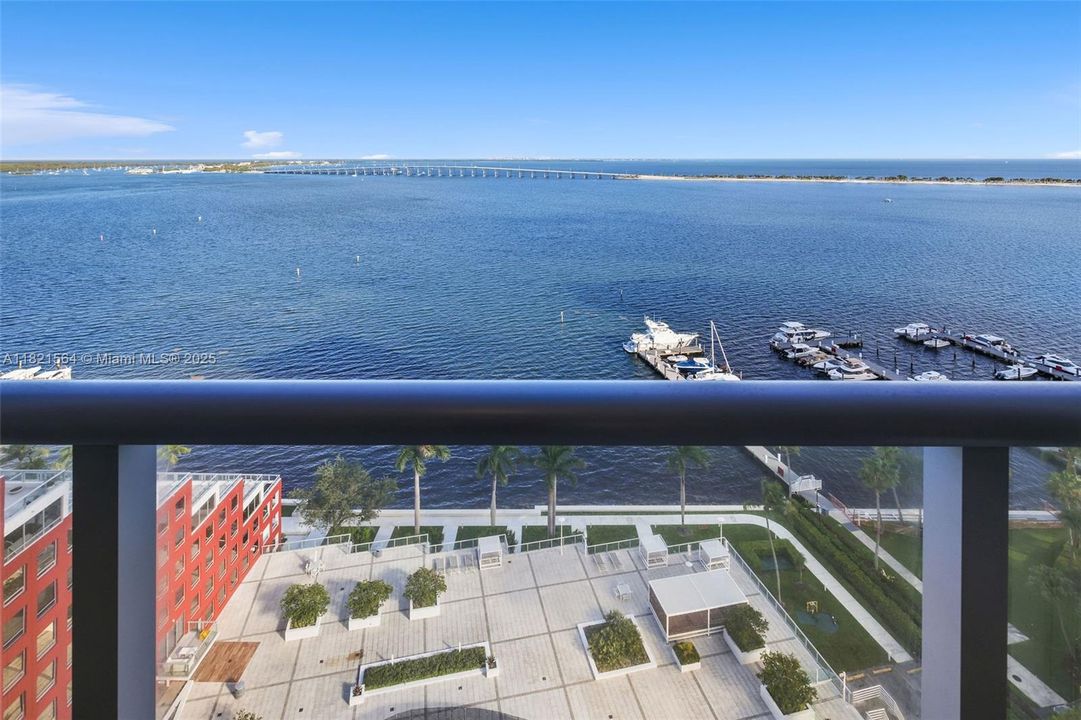 For Sale: $792,000 (2 beds, 2 baths, 1640 Square Feet)