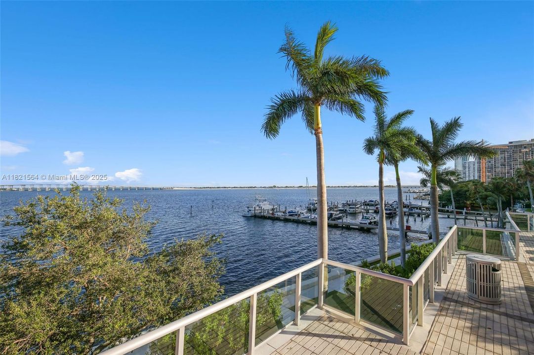 For Sale: $792,000 (2 beds, 2 baths, 1640 Square Feet)