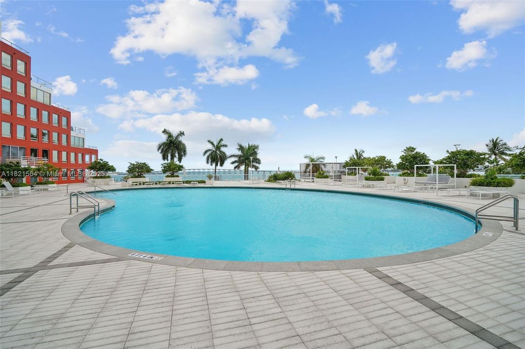 For Sale: $792,000 (2 beds, 2 baths, 1640 Square Feet)