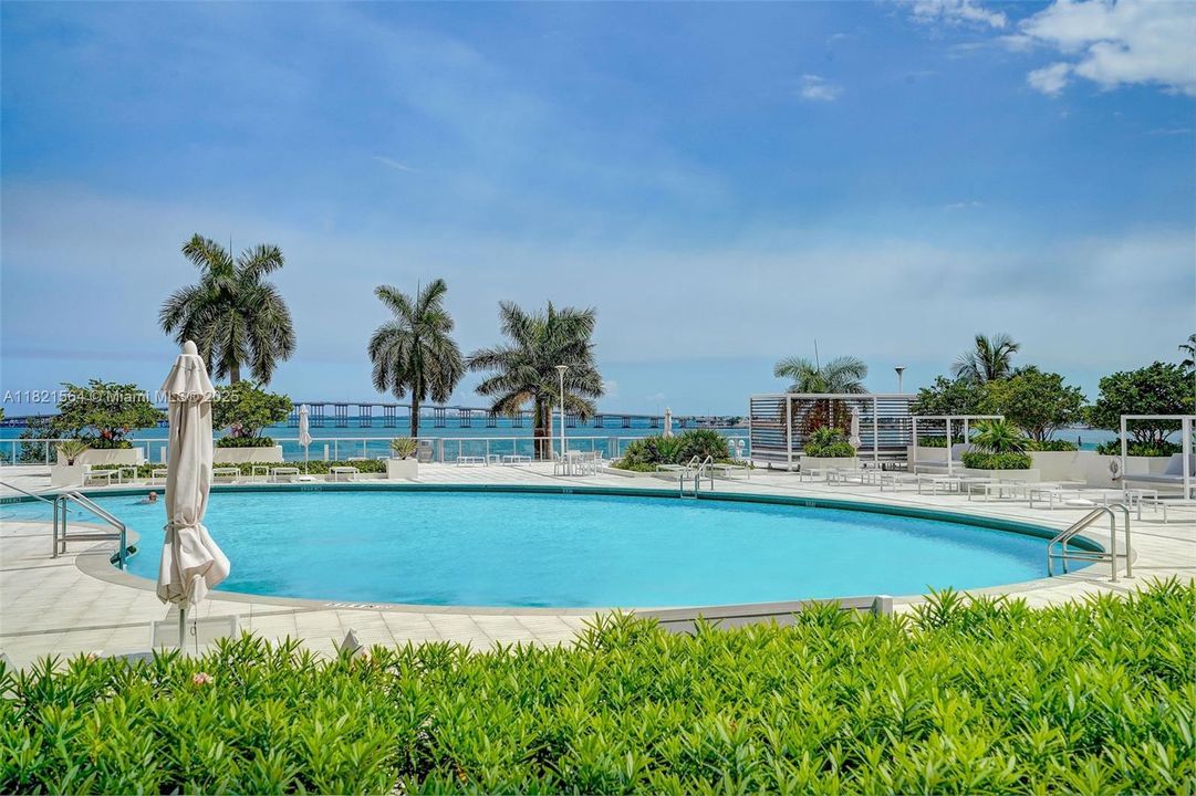 For Sale: $792,000 (2 beds, 2 baths, 1640 Square Feet)