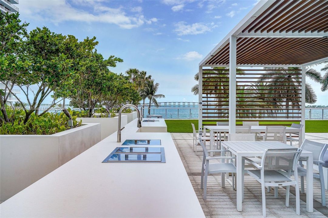 For Sale: $792,000 (2 beds, 2 baths, 1640 Square Feet)