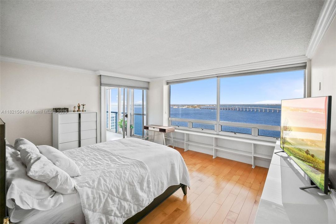 For Sale: $792,000 (2 beds, 2 baths, 1640 Square Feet)