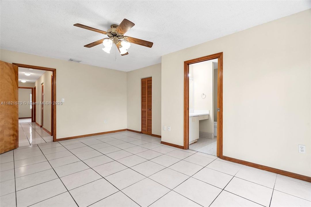 Recently Sold: $649,900 (4 beds, 2 baths, 1909 Square Feet)