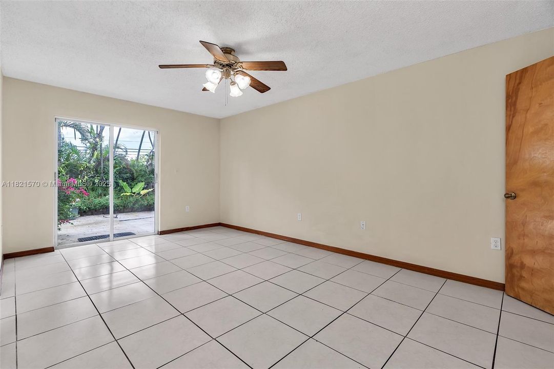 Recently Sold: $649,900 (4 beds, 2 baths, 1909 Square Feet)