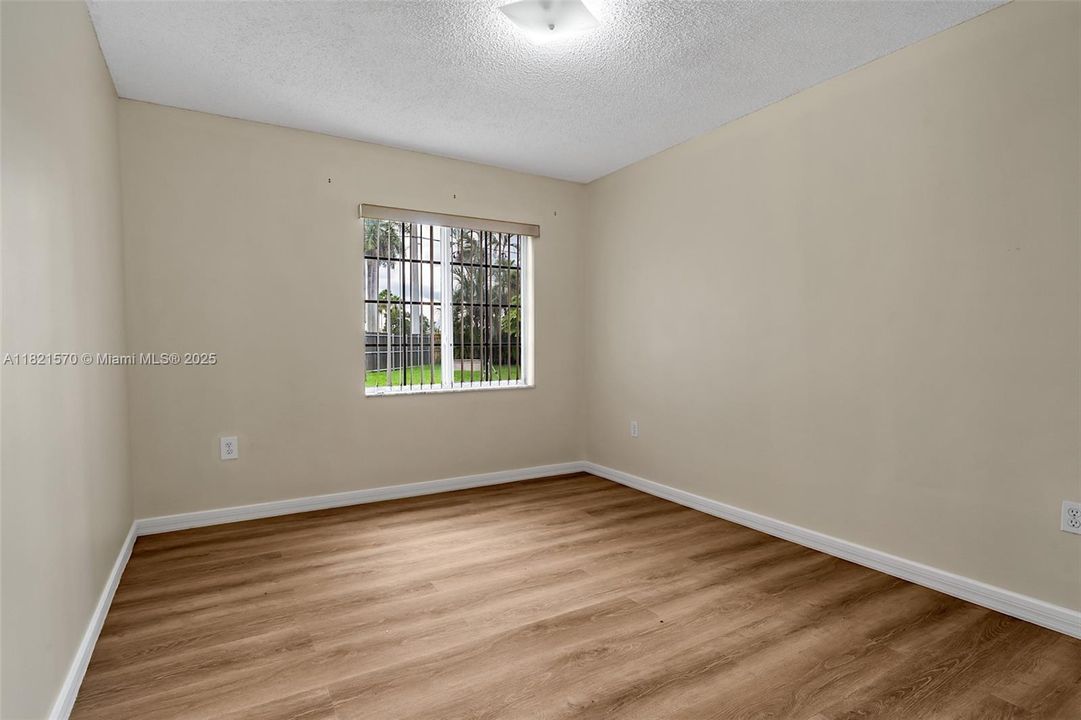 Recently Sold: $649,900 (4 beds, 2 baths, 1909 Square Feet)