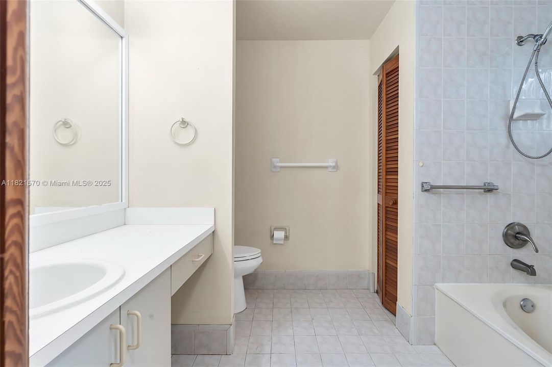 Recently Sold: $649,900 (4 beds, 2 baths, 1909 Square Feet)