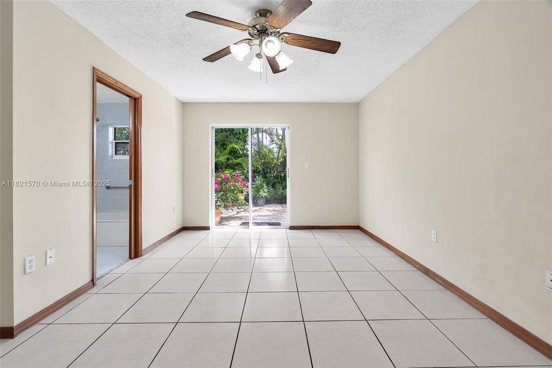 Recently Sold: $649,900 (4 beds, 2 baths, 1909 Square Feet)