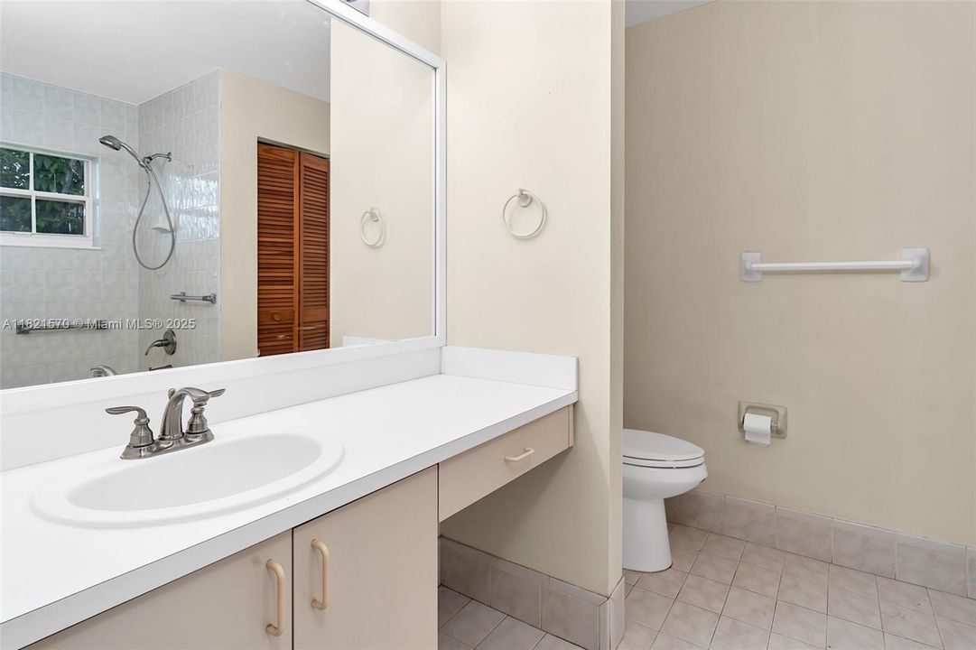 Recently Sold: $649,900 (4 beds, 2 baths, 1909 Square Feet)