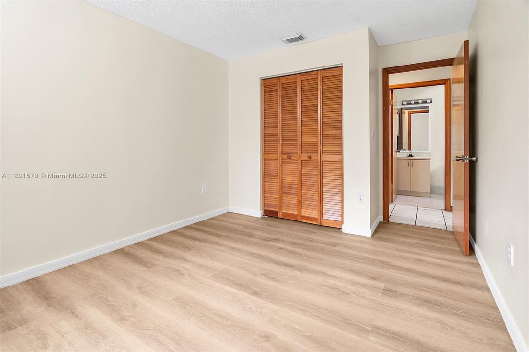 Recently Sold: $649,900 (4 beds, 2 baths, 1909 Square Feet)