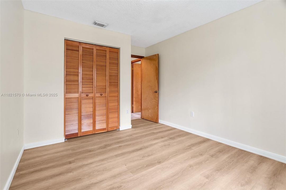 Recently Sold: $649,900 (4 beds, 2 baths, 1909 Square Feet)