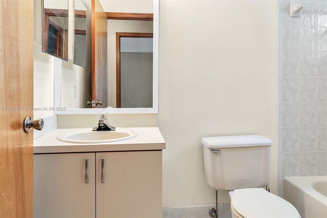 Recently Sold: $649,900 (4 beds, 2 baths, 1909 Square Feet)