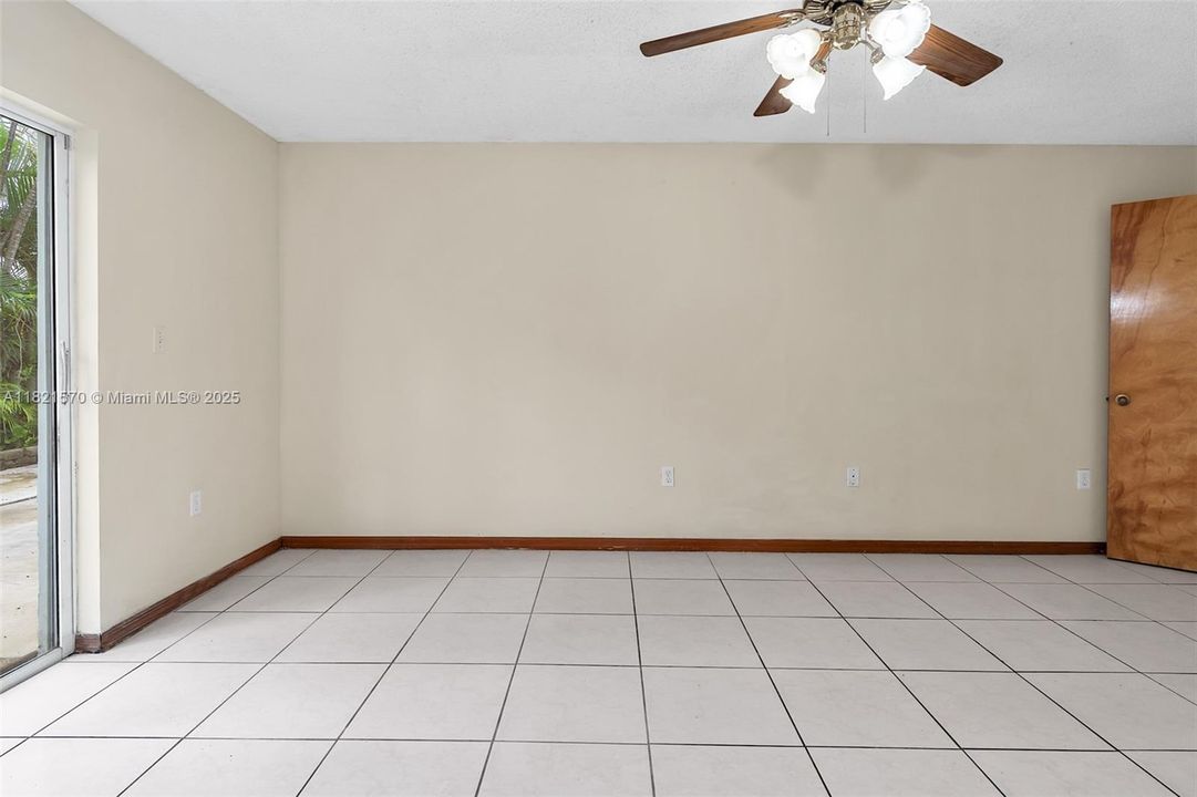 Recently Sold: $649,900 (4 beds, 2 baths, 1909 Square Feet)