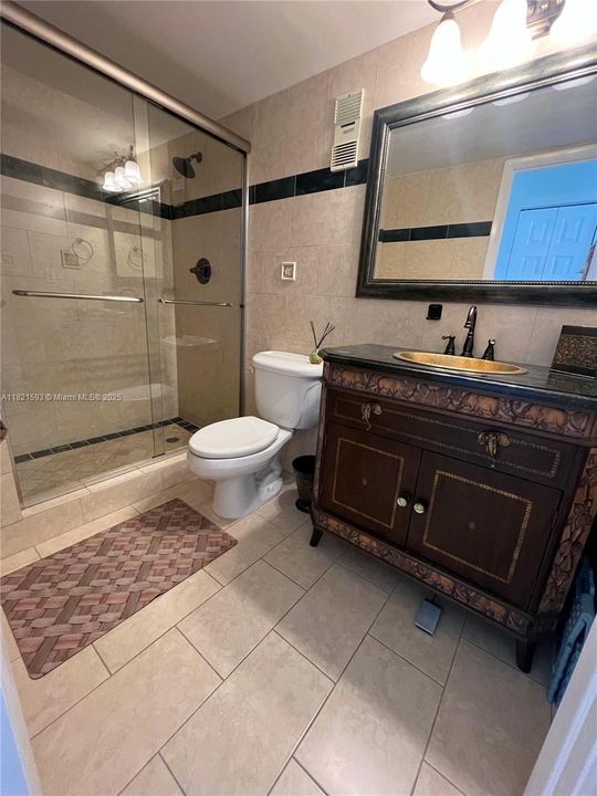 最近售出: $695,000 (2 贝兹, 2 浴室, 1024 平方英尺)