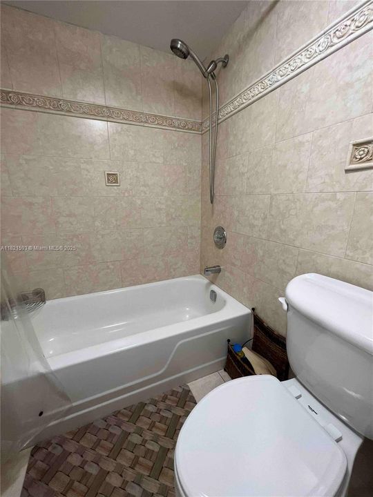 最近售出: $695,000 (2 贝兹, 2 浴室, 1024 平方英尺)