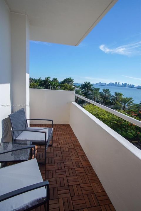 На продажу: $340,000 (1 спален, 1 ванн, 738 Квадратных фут)