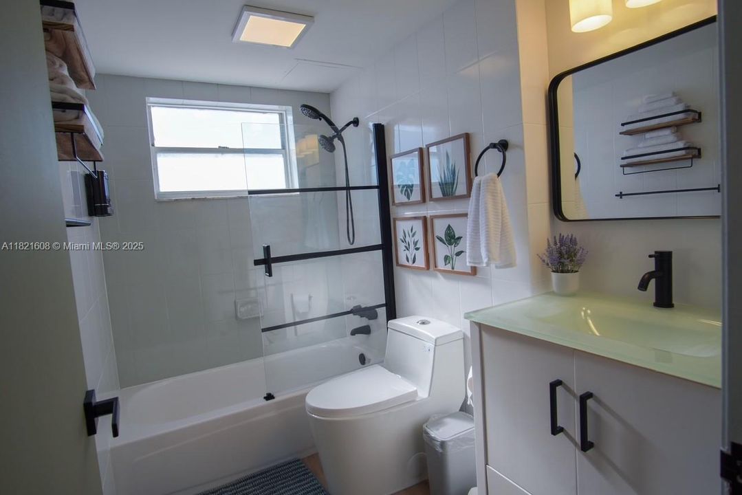 На продажу: $340,000 (1 спален, 1 ванн, 738 Квадратных фут)