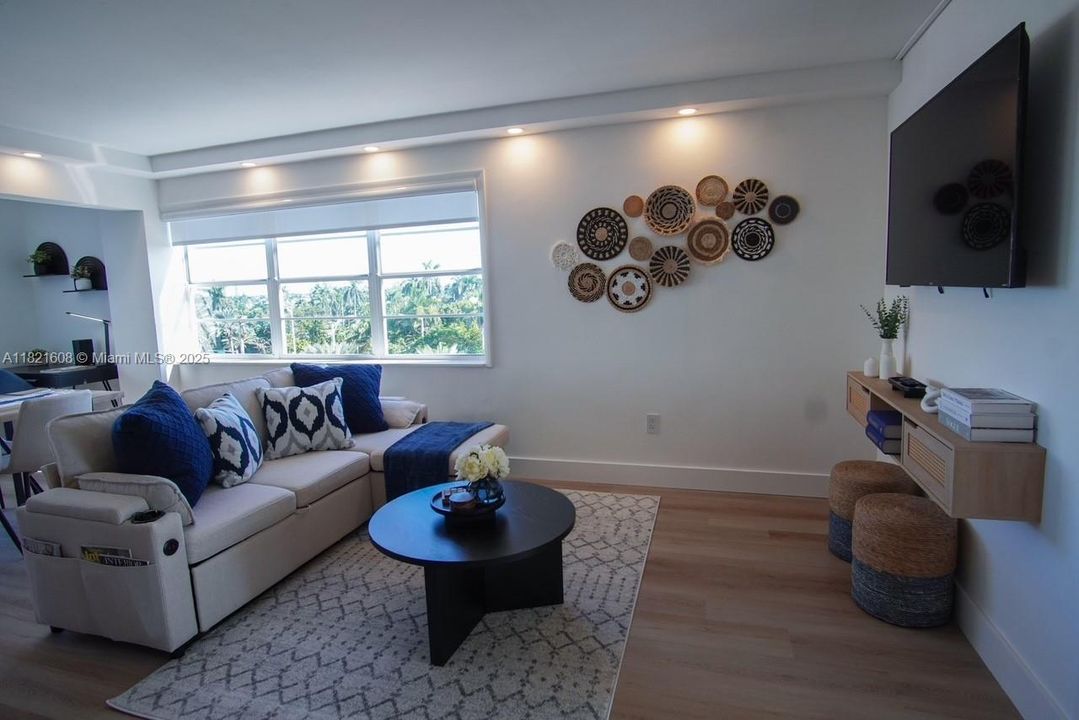 На продажу: $340,000 (1 спален, 1 ванн, 738 Квадратных фут)