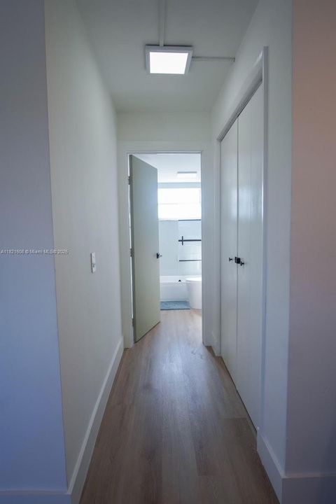 На продажу: $340,000 (1 спален, 1 ванн, 738 Квадратных фут)