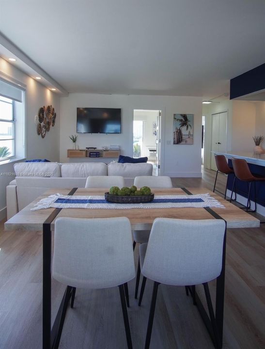 На продажу: $340,000 (1 спален, 1 ванн, 738 Квадратных фут)