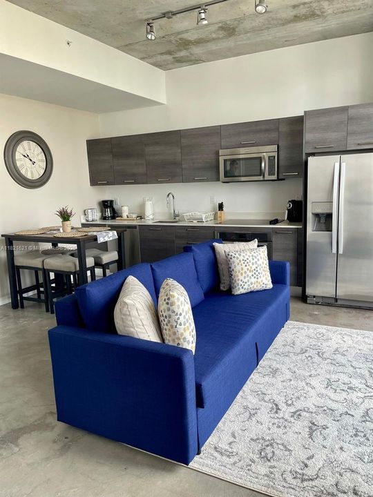 待售: $345,000 (1 贝兹, 1 浴室, 430 平方英尺)