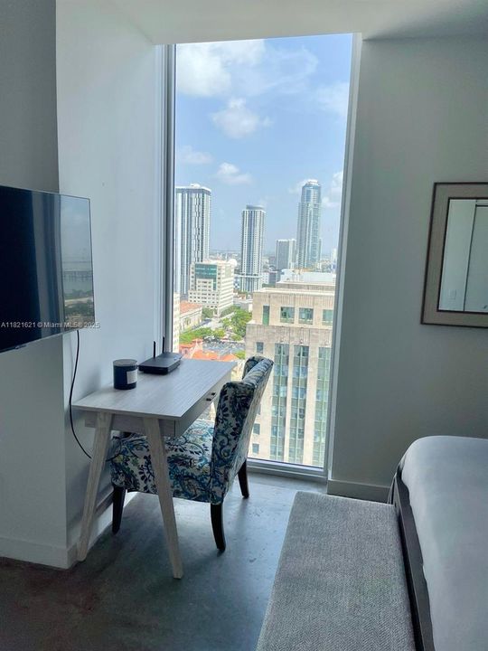 待售: $345,000 (1 贝兹, 1 浴室, 430 平方英尺)