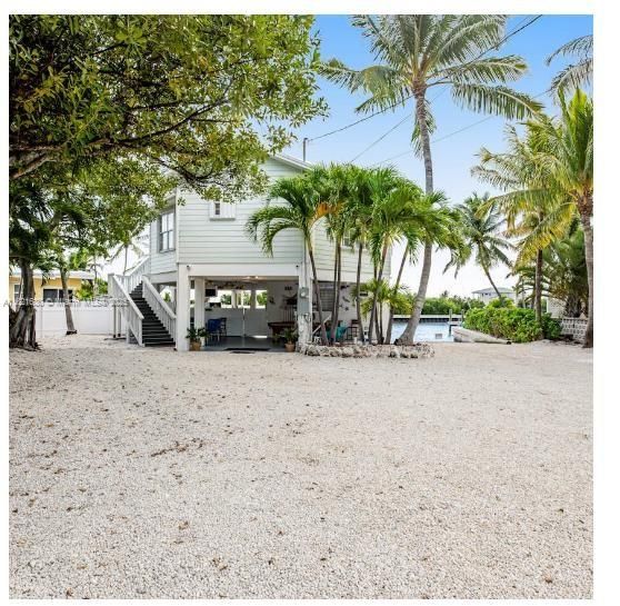 Недавно продано: $1,550,000 (2 спален, 2 ванн, 1057 Квадратных фут)