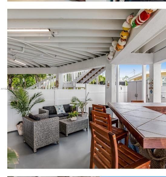 Недавно продано: $1,550,000 (2 спален, 2 ванн, 1057 Квадратных фут)