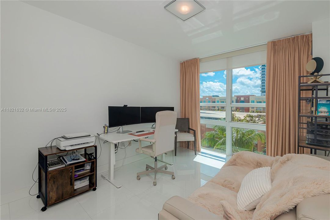 待售: $599,000 (2 贝兹, 2 浴室, 1107 平方英尺)