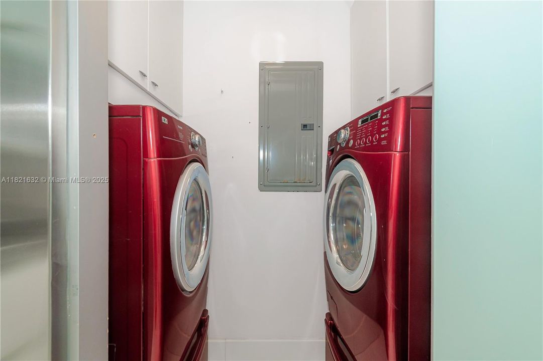 待售: $599,000 (2 贝兹, 2 浴室, 1107 平方英尺)