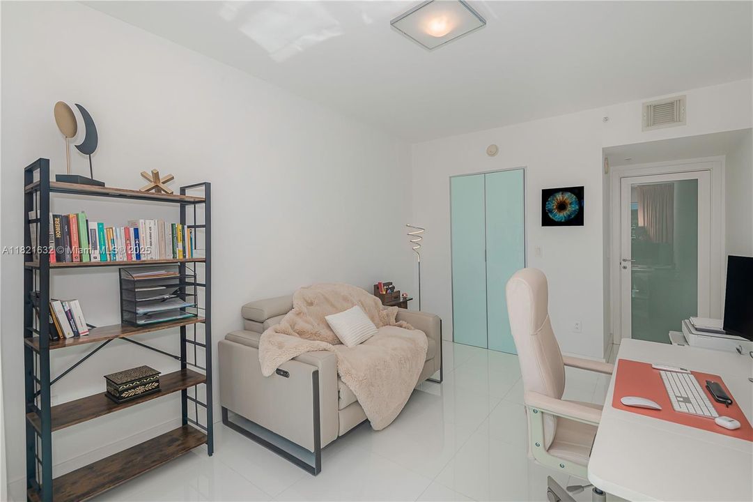 待售: $599,000 (2 贝兹, 2 浴室, 1107 平方英尺)