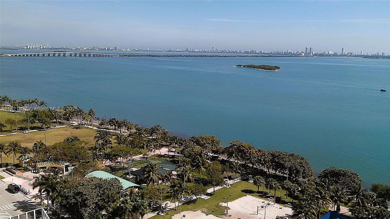 待售: $599,000 (2 贝兹, 2 浴室, 1107 平方英尺)