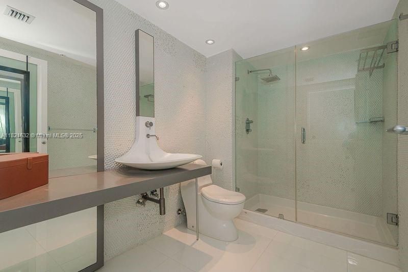 待售: $599,000 (2 贝兹, 2 浴室, 1107 平方英尺)