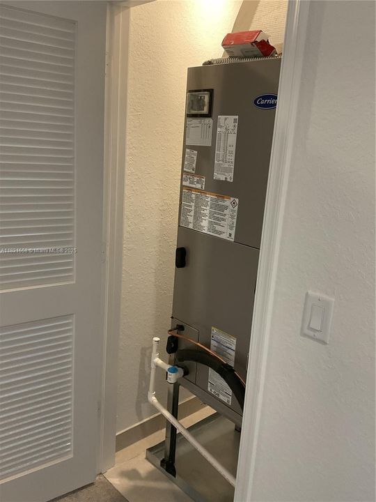 Active With Contract: $2,600 (5 beds, 2 baths, 2326 Square Feet)