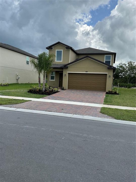 Active With Contract: $2,600 (5 beds, 2 baths, 2326 Square Feet)