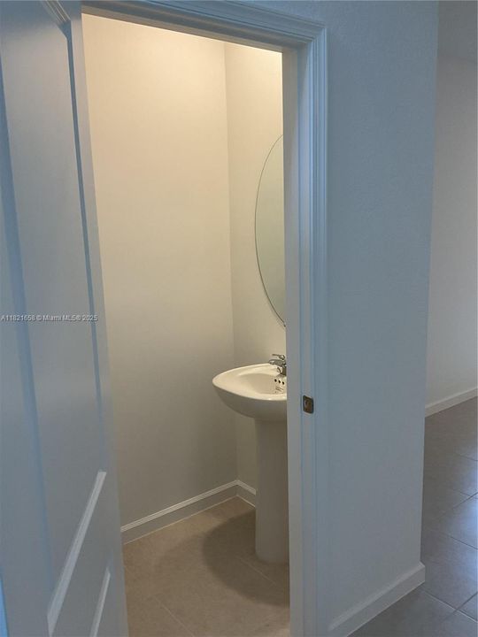 Active With Contract: $2,600 (5 beds, 2 baths, 2326 Square Feet)