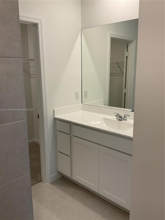 Active With Contract: $2,600 (5 beds, 2 baths, 2326 Square Feet)