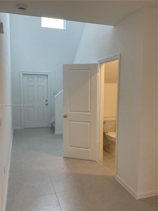 Active With Contract: $2,600 (5 beds, 2 baths, 2326 Square Feet)