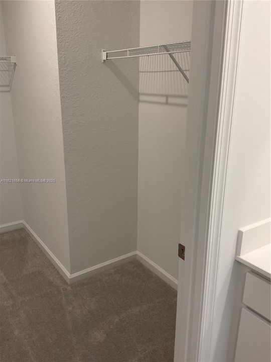 Active With Contract: $2,600 (5 beds, 2 baths, 2326 Square Feet)