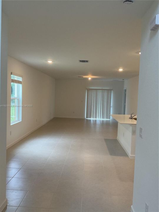 Active With Contract: $2,600 (5 beds, 2 baths, 2326 Square Feet)