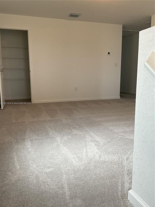 Active With Contract: $2,600 (5 beds, 2 baths, 2326 Square Feet)