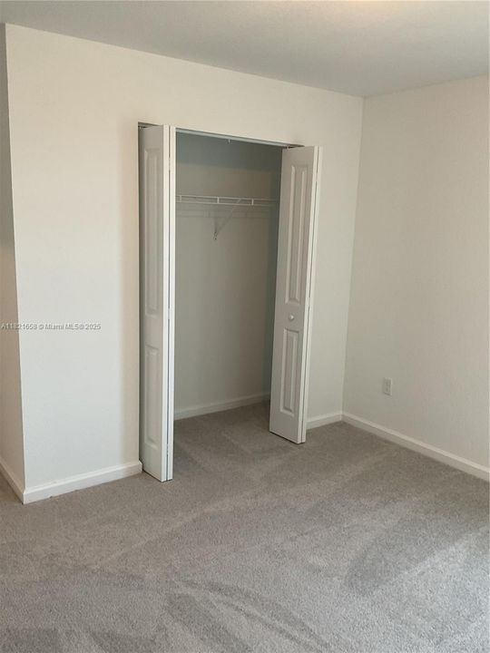 Active With Contract: $2,600 (5 beds, 2 baths, 2326 Square Feet)