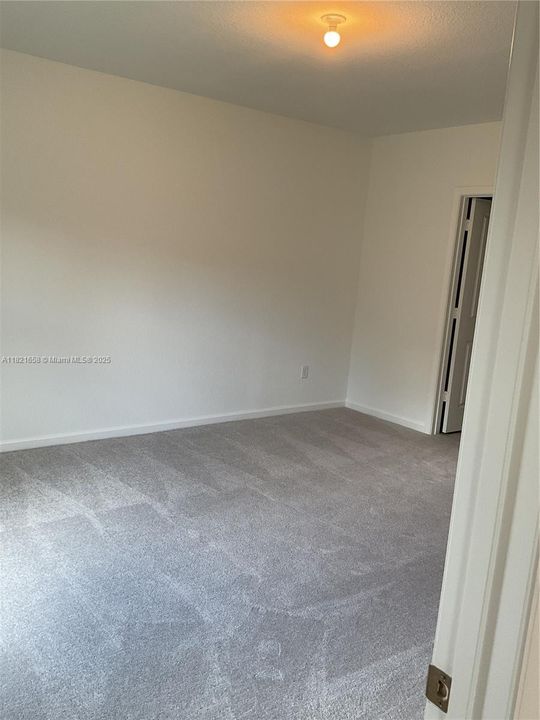 Active With Contract: $2,600 (5 beds, 2 baths, 2326 Square Feet)