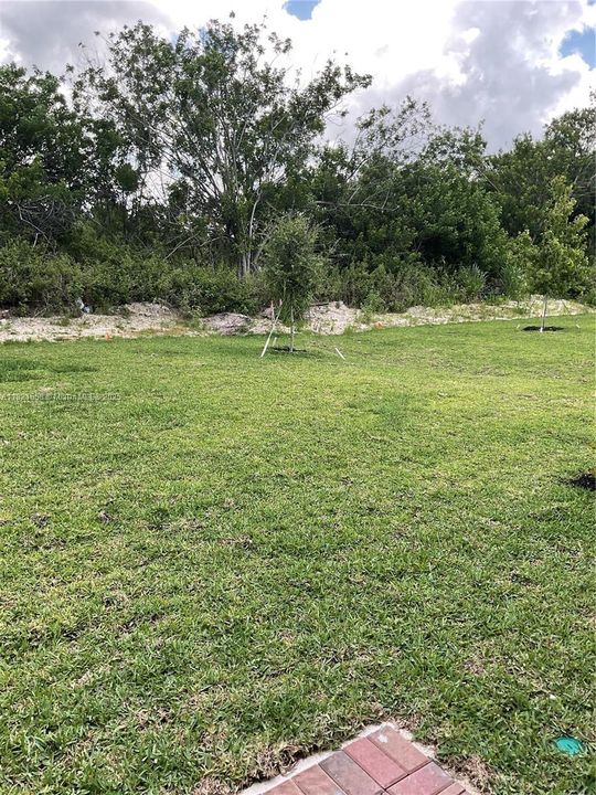 Active With Contract: $2,600 (5 beds, 2 baths, 2326 Square Feet)