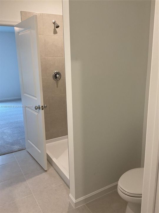 Active With Contract: $2,600 (5 beds, 2 baths, 2326 Square Feet)