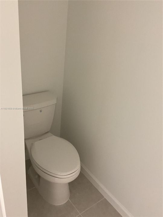 Active With Contract: $2,600 (5 beds, 2 baths, 2326 Square Feet)