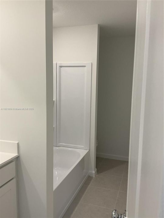 Active With Contract: $2,600 (5 beds, 2 baths, 2326 Square Feet)